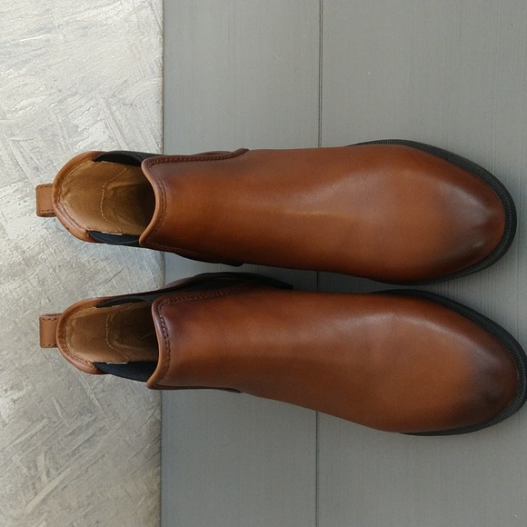 Steve Madden, brown leather and black ankle high boots, size 6, NWT, womens - Picture 2 of 7